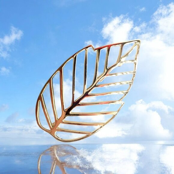 Authentic! Tiffany & Co Angela Cummings 18k Yellow Gold Leaf Pin Brooch 1981 - Picture 2 of 9